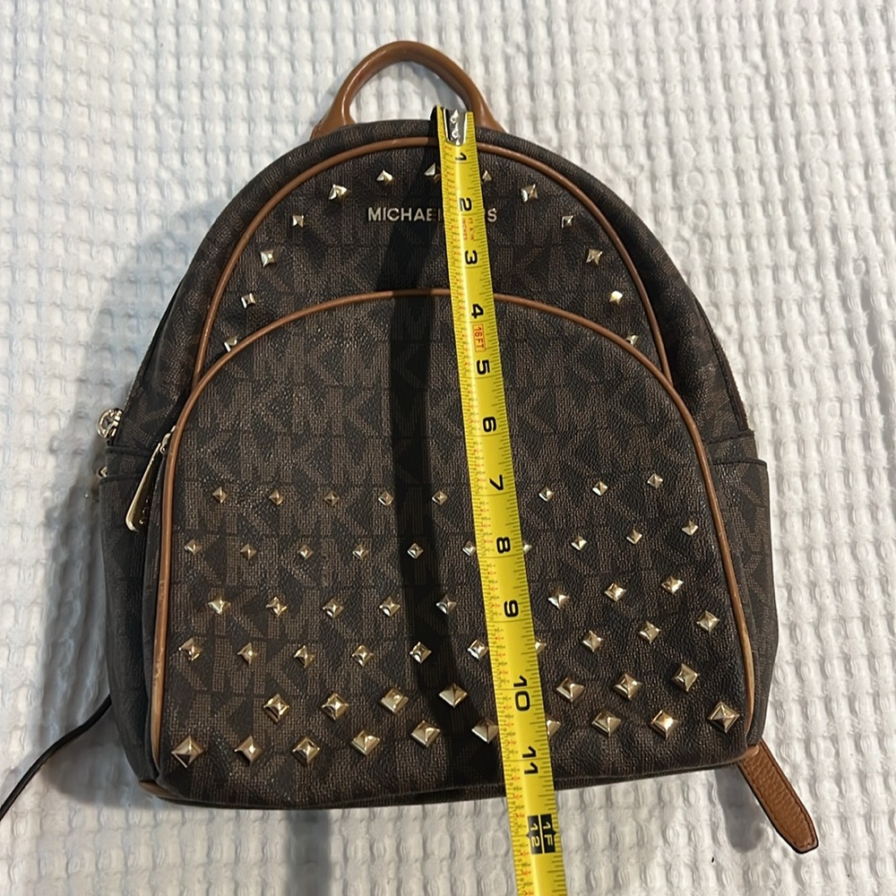 🛍️ Michael Kors Backpack - Picture 12 of 13